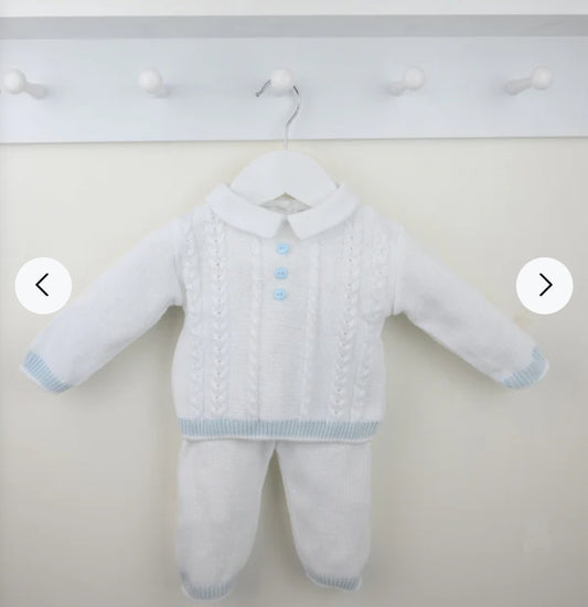 White/blue knitted trouser set